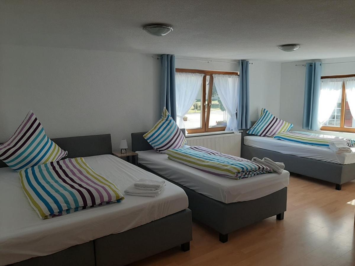 Gaestehaus Pension Waldhorn Weilen unter den Rinnen Luaran gambar